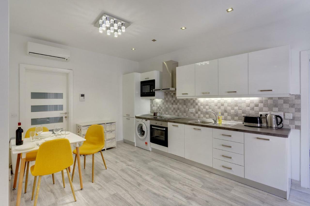 Splendid Apartment, Steps Away From The Sea Σλιέμα Εξωτερικό φωτογραφία