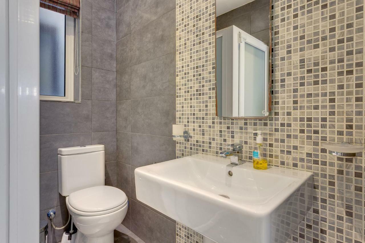 Splendid Apartment, Steps Away From The Sea Σλιέμα Εξωτερικό φωτογραφία