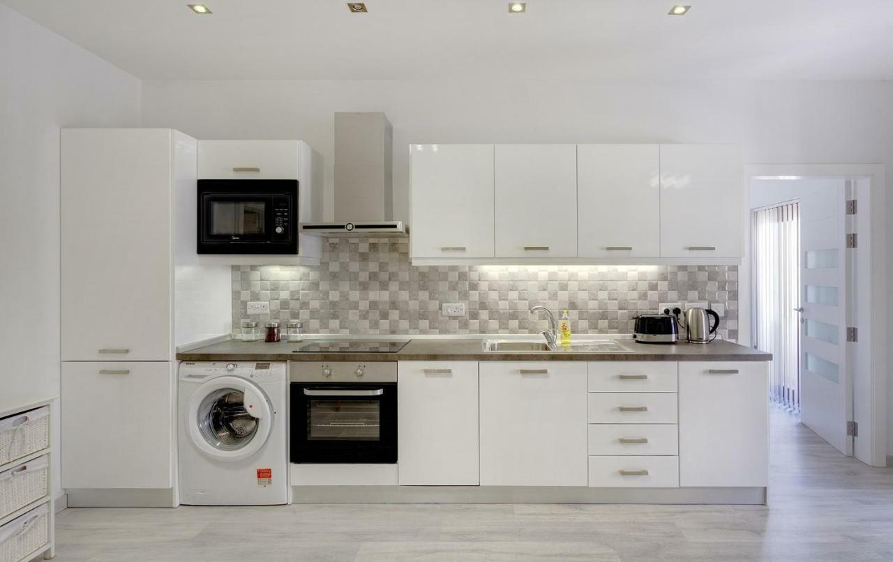 Splendid Apartment, Steps Away From The Sea Σλιέμα Εξωτερικό φωτογραφία