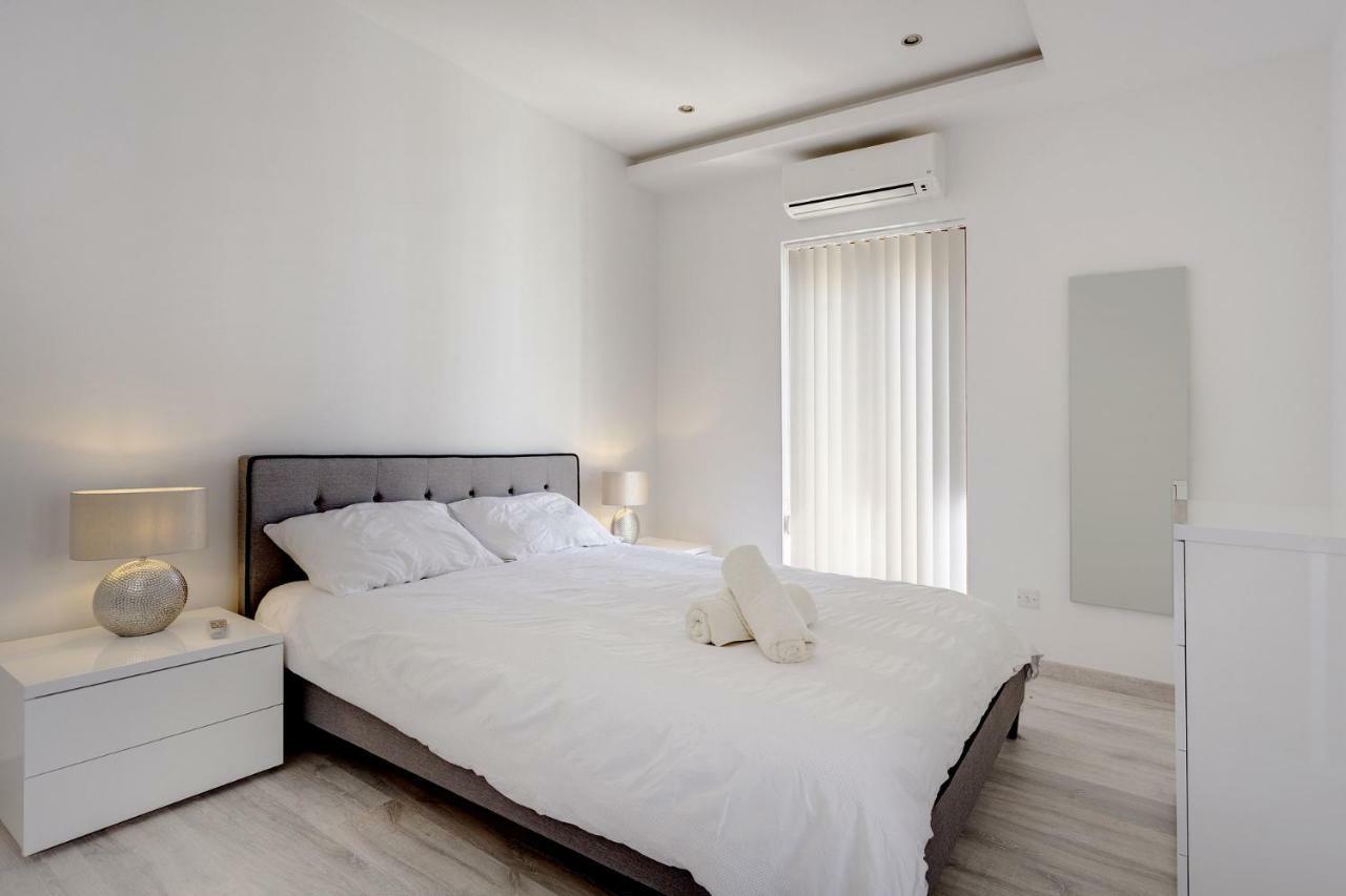 Splendid Apartment, Steps Away From The Sea Σλιέμα Εξωτερικό φωτογραφία