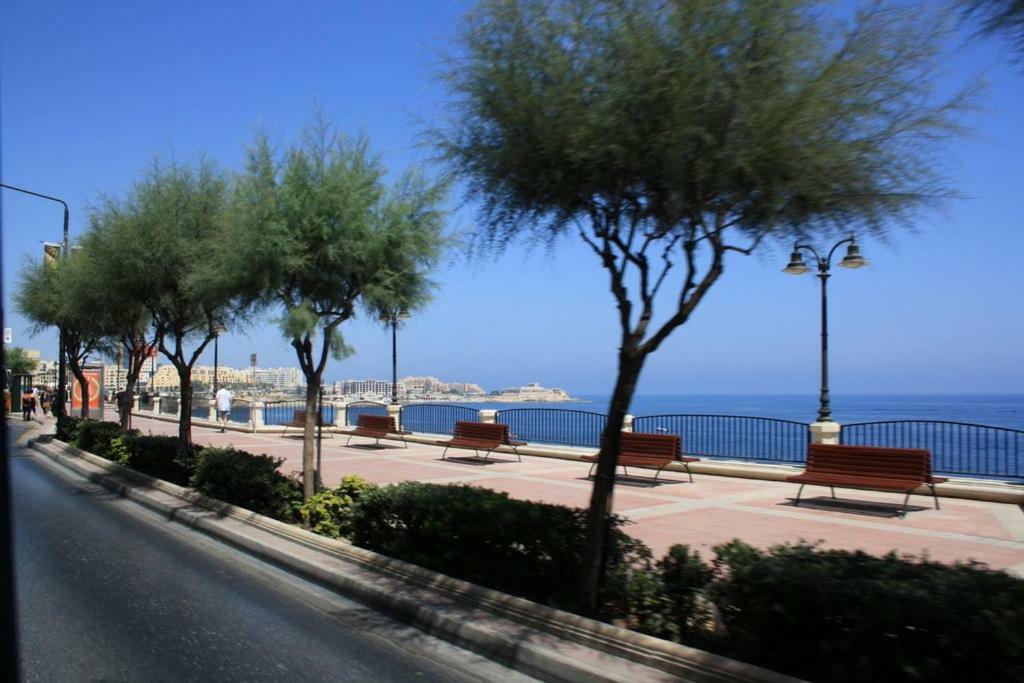 Splendid Apartment, Steps Away From The Sea Σλιέμα Εξωτερικό φωτογραφία